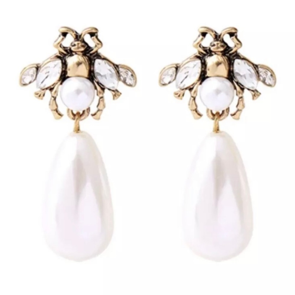 Bee pierced earrings - dangle